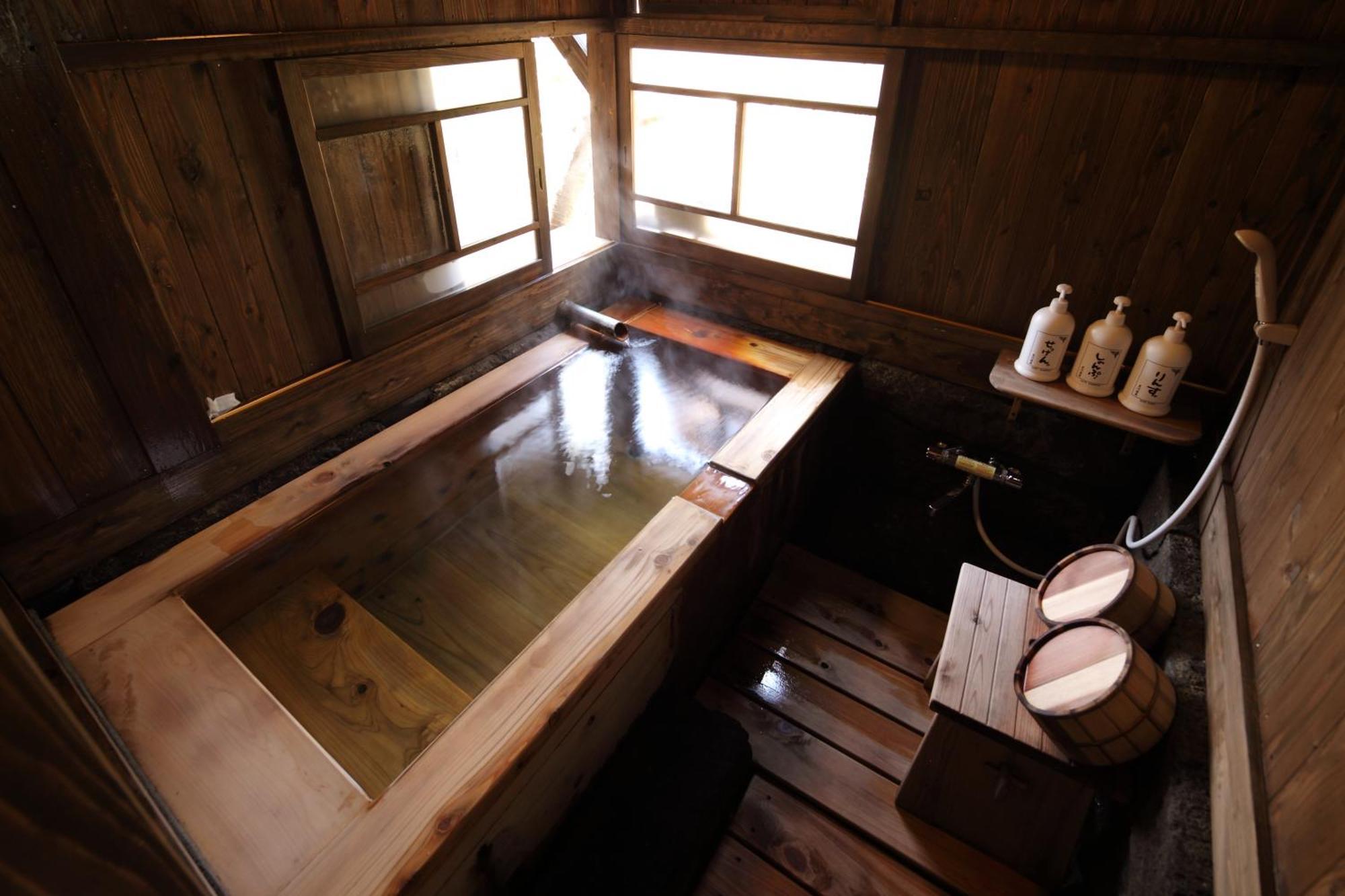 Kurokawa Onsen Oyado Noshiyu Hotell Minamioguni Rum bild